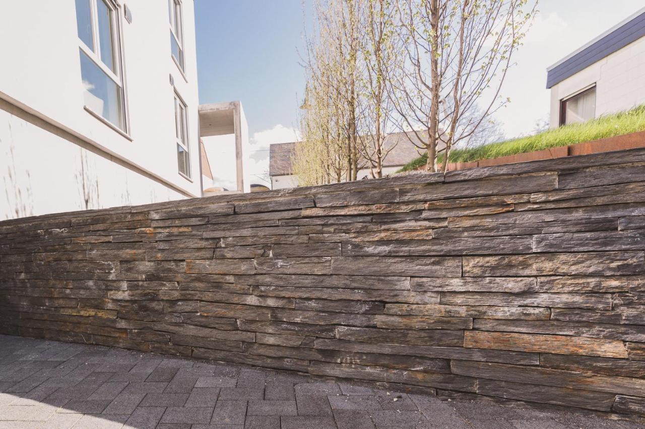 בראונברג Steillage - Design Moselsuiten Mit Panoramablick Und Spa מראה חיצוני תמונה